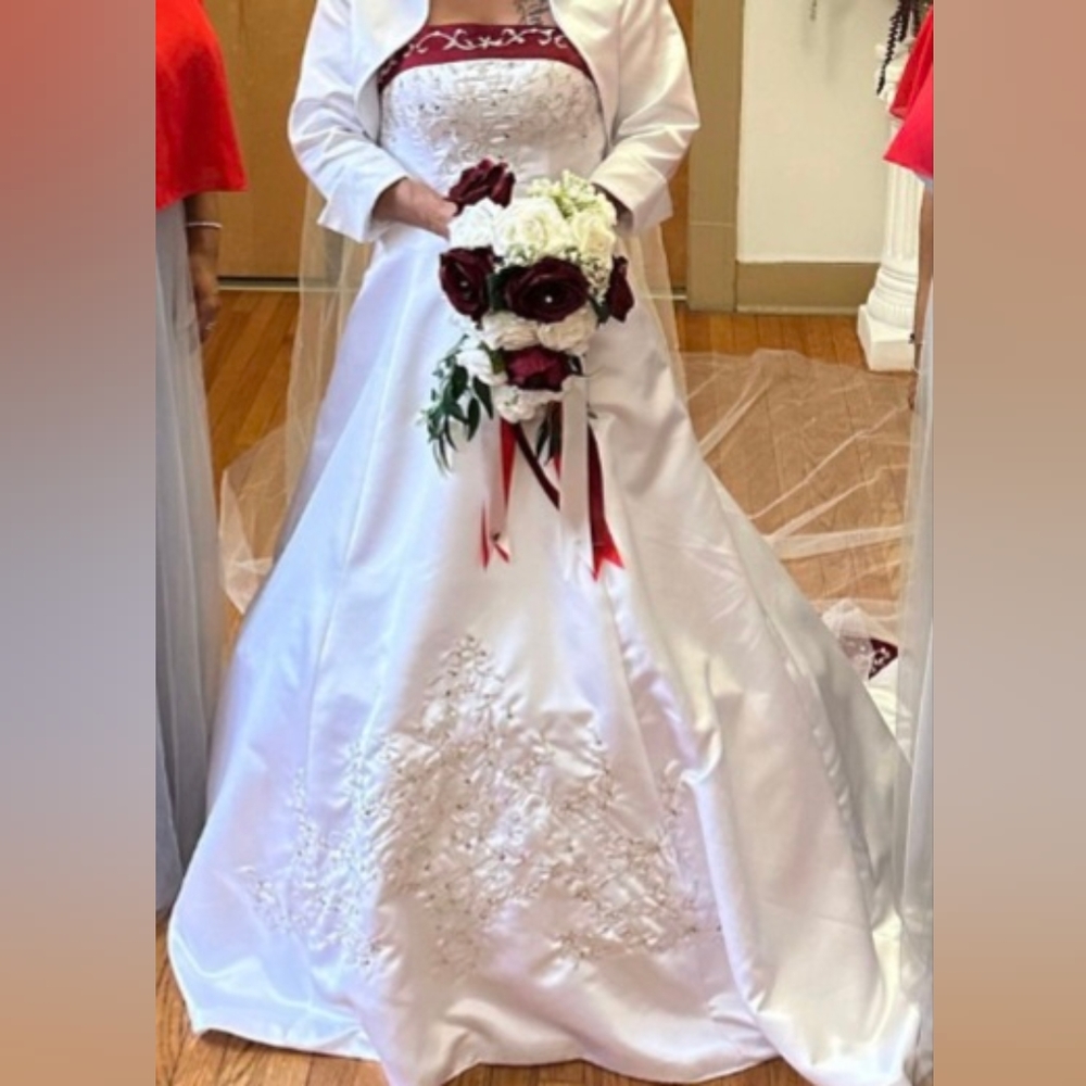 Weding Dress - Picture 3 of 4